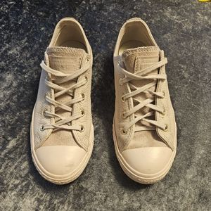 Converse Chuck Taylor Size 3Y Leather light pink
